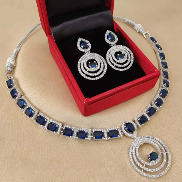 Midnight blue Artificial Diamond Necklace made of Metal Alloy Gold Plated Cubic Zirconia / American Diamond